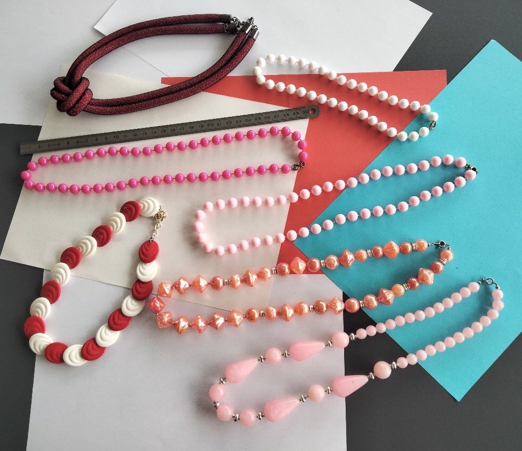 AU CHOIX Colliers de Fantaisie odni, Bijoux, Sacs & Beauté, Colliers, Comme neuf, Autres matériaux, Avec pendentif, Enlèvement
